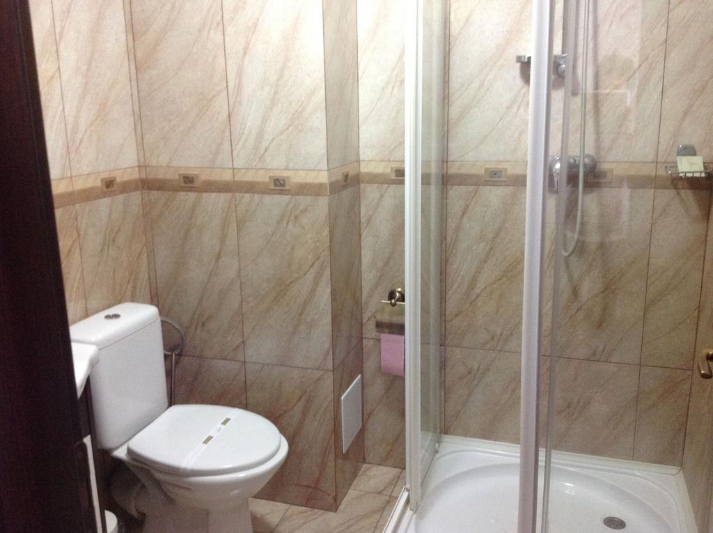 Hotel Royal 2 Urziceni Szoba fotó